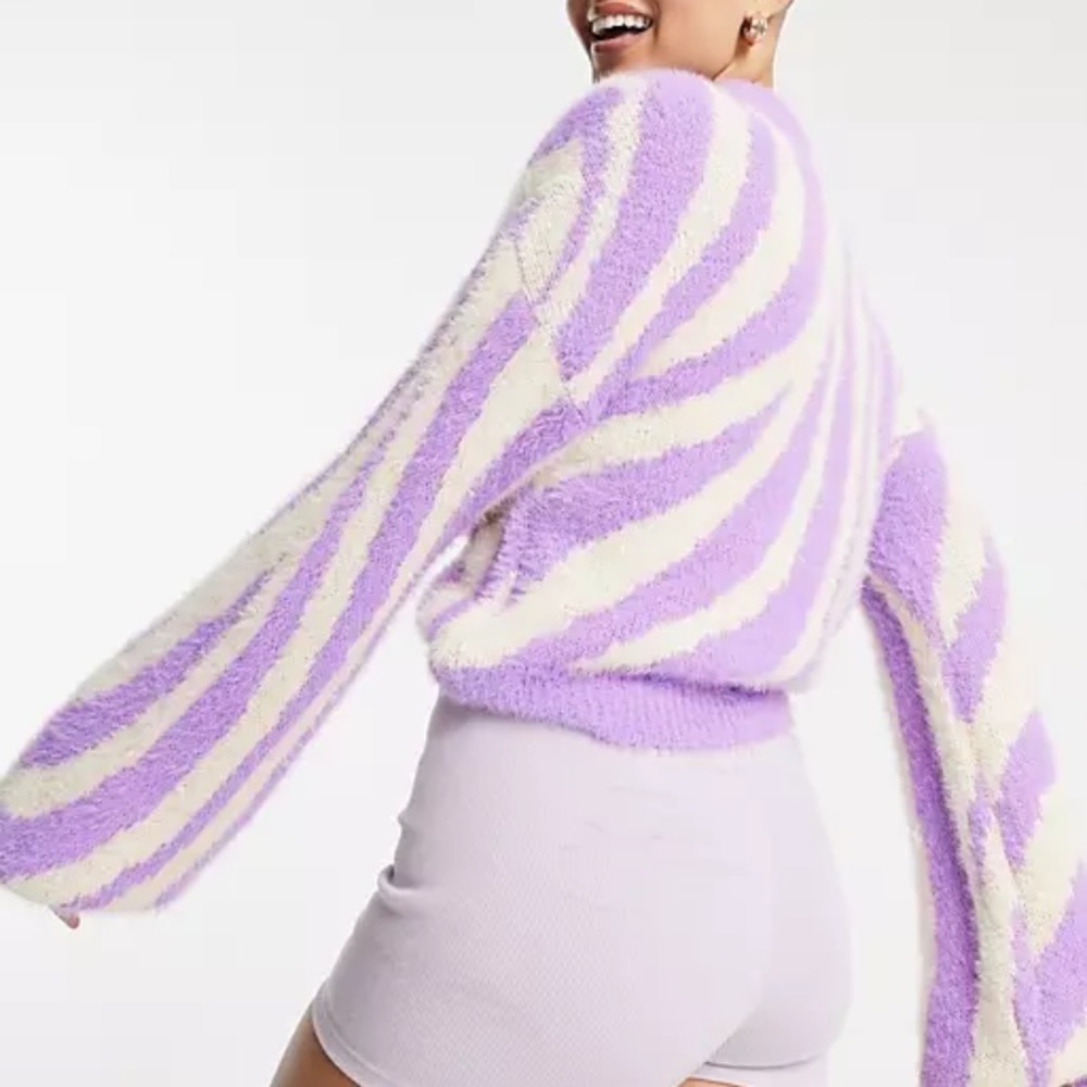 Wednesdays Girl Purple Printed Cropped Sweater L